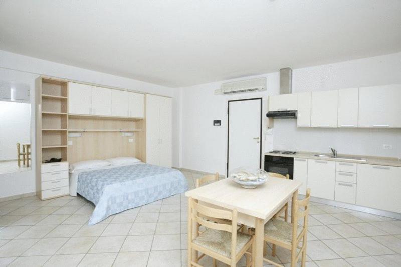 Residence Riva Blu Чезенатико Экстерьер фото
