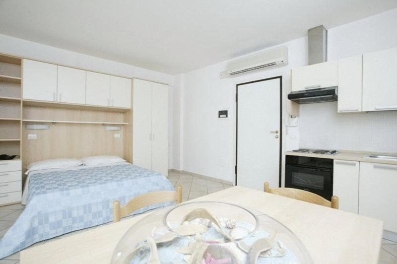 Residence Riva Blu Чезенатико Экстерьер фото